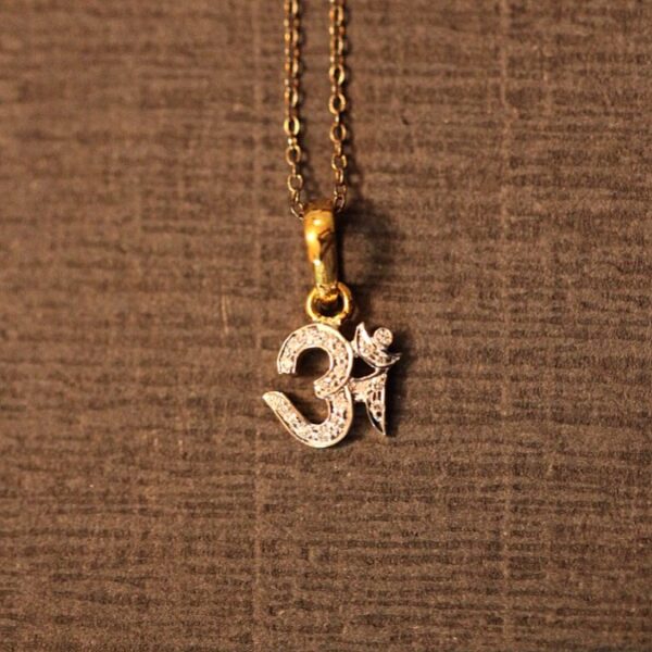 om pendant – previous